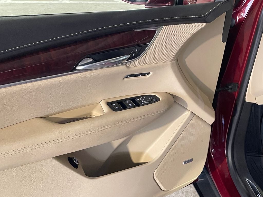 2017 Cadillac XT5 Luxury