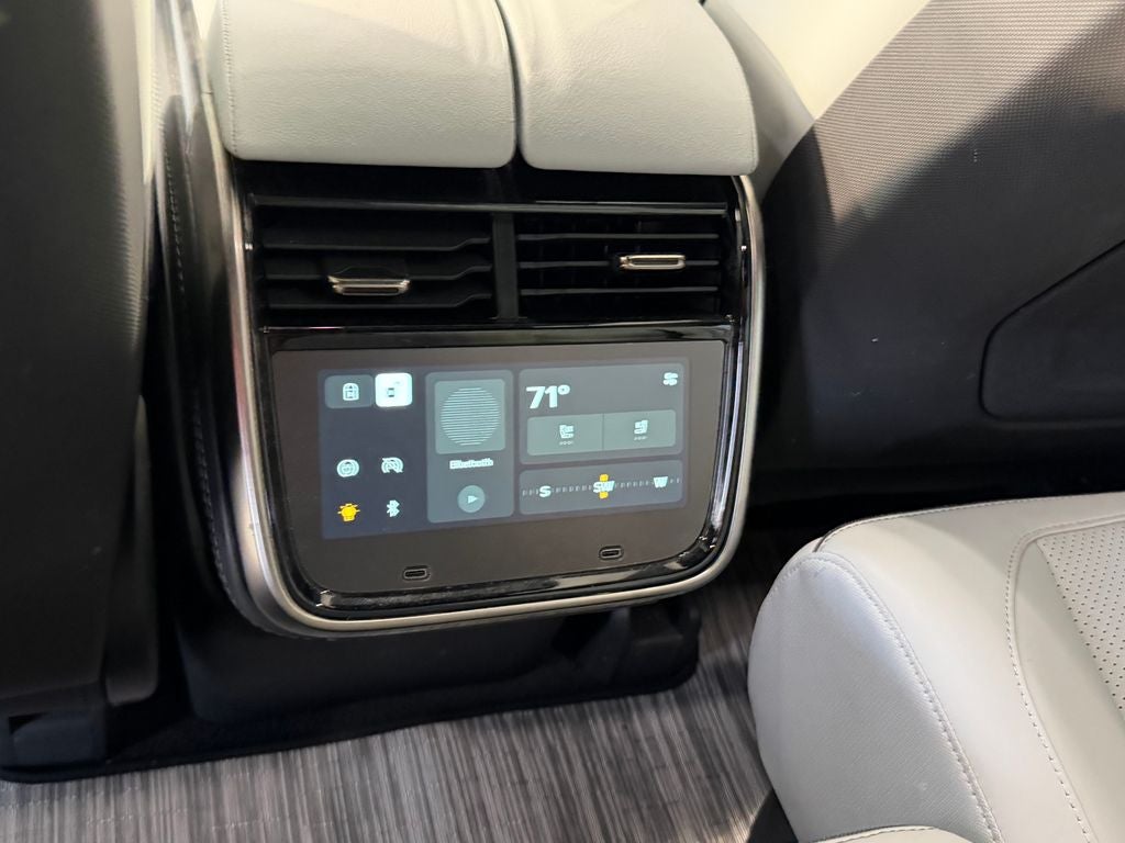 2023 Rivian R1S Adventure