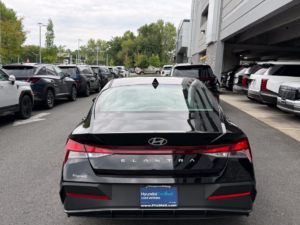2025 Hyundai Elantra SE