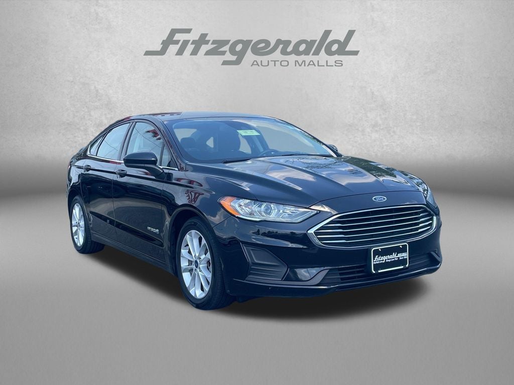 2019 Ford Fusion SE's photo