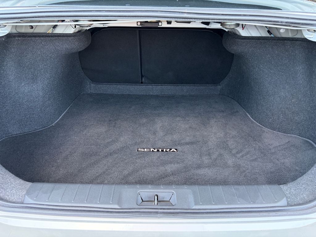 2025 Nissan Sentra SR - Photo 13