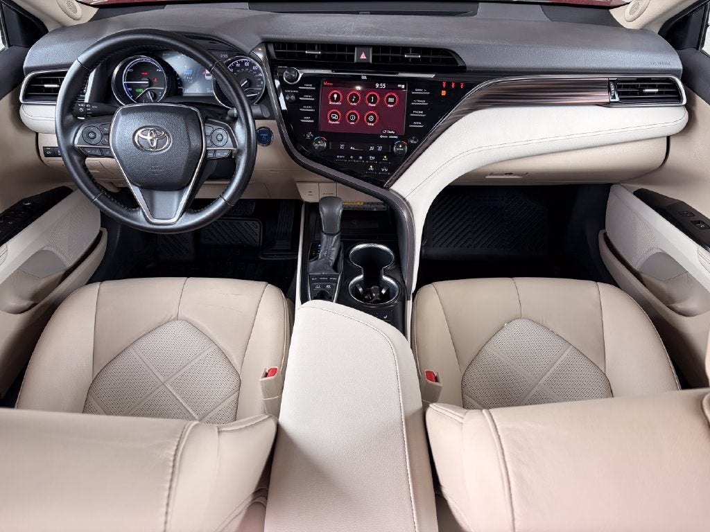 2019 Toyota Camry Hybrid XLE