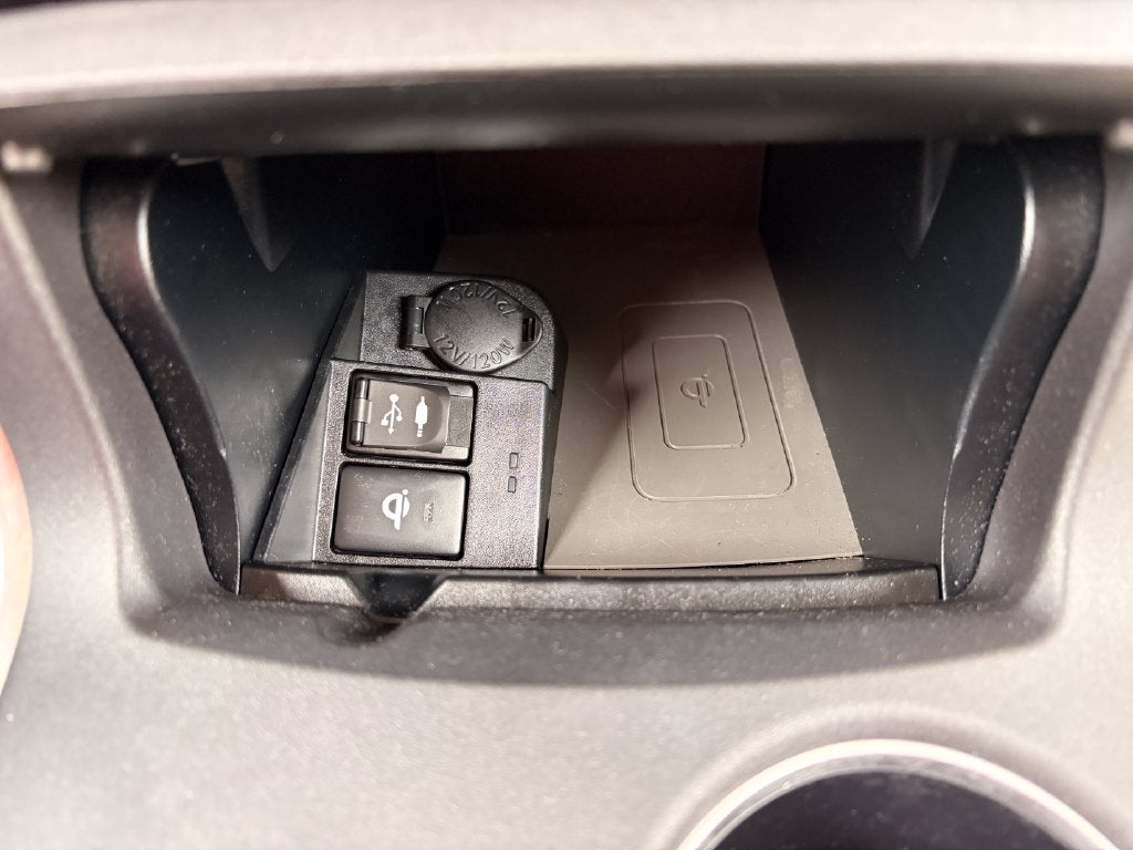 2016 Toyota Camry Hybrid XLE