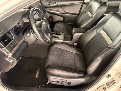2014 Toyota CAMRY SE