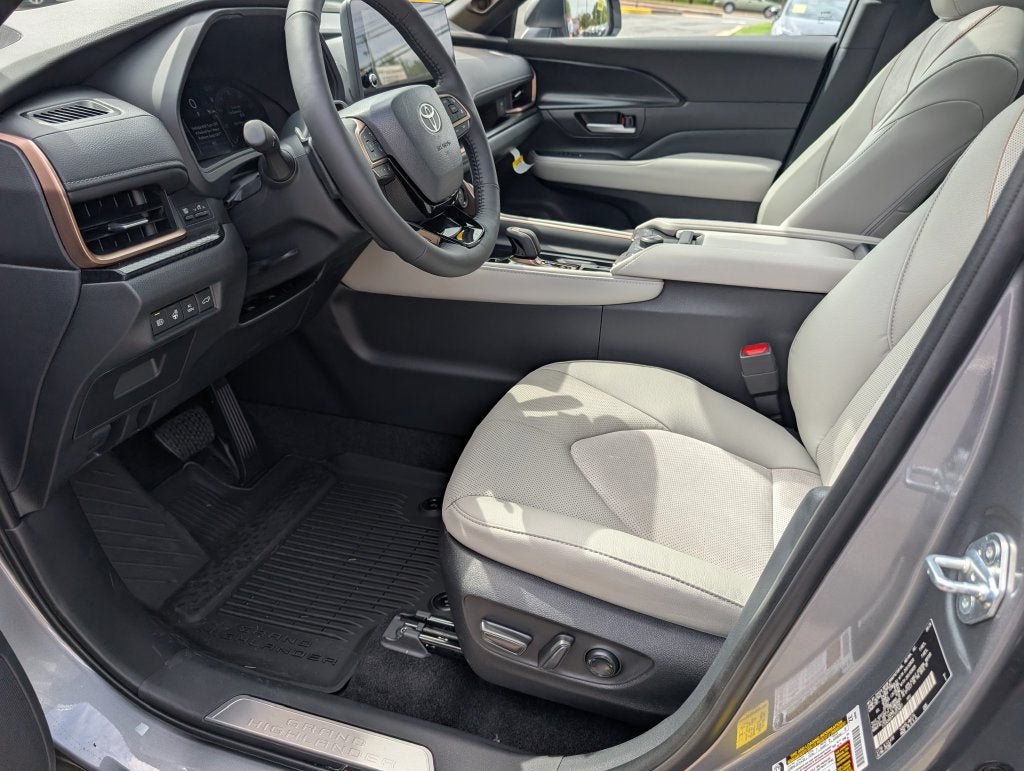 2026 Toyota Grand Highlander Hybrid Hybrid MAX Platinum