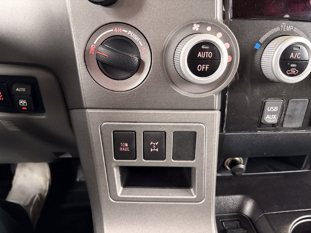 2017 Toyota Sequoia SR5 5.7L