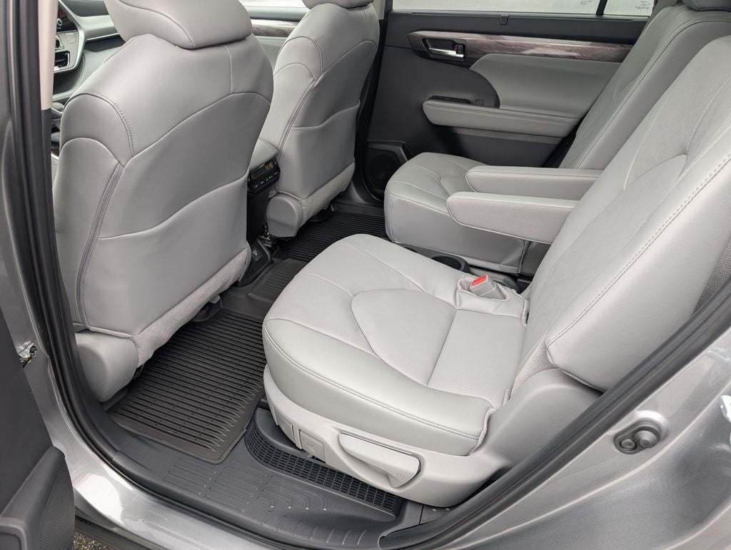 2026 Toyota Highlander Hybrid Hybrid Platinum