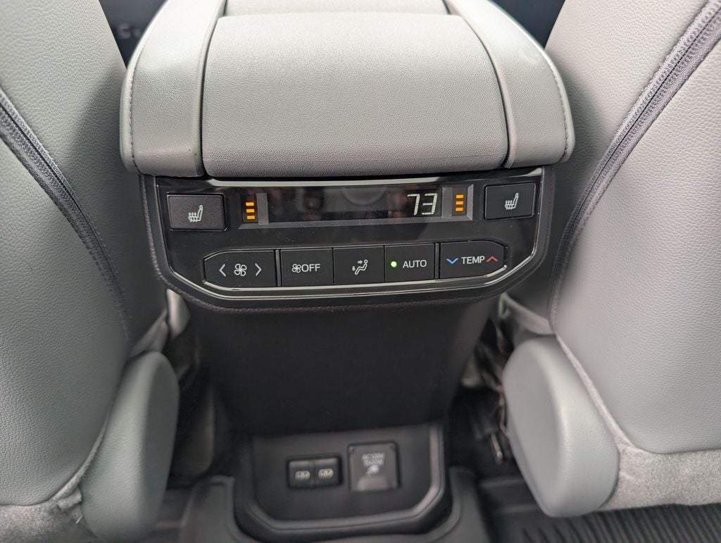 2026 Toyota Highlander Hybrid Hybrid Platinum