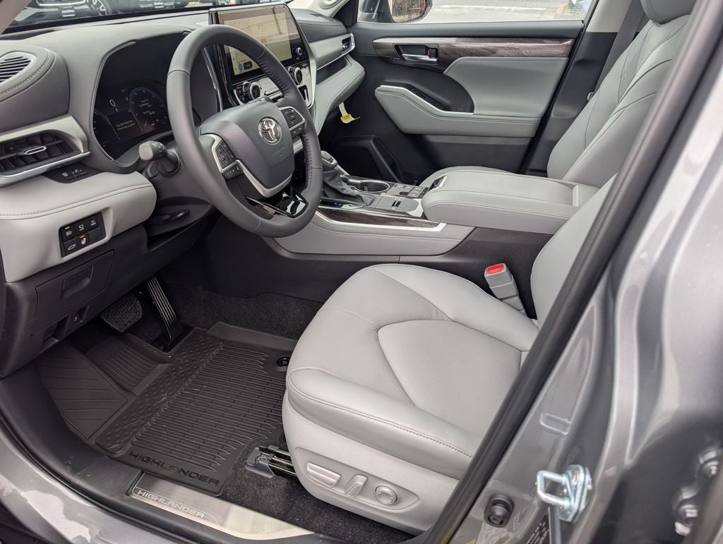 2026 Toyota Highlander Hybrid Hybrid Platinum