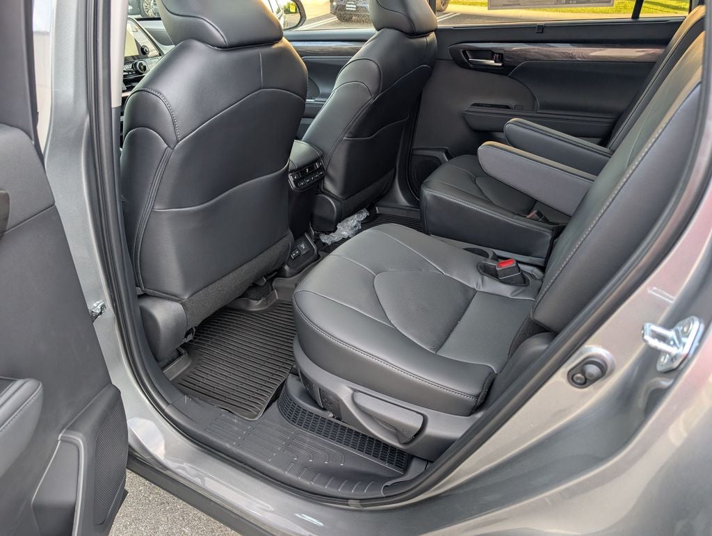 2026 Toyota Highlander Hybrid Hybrid Platinum