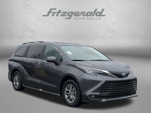 2025 Toyota SIENNA XLE XLE