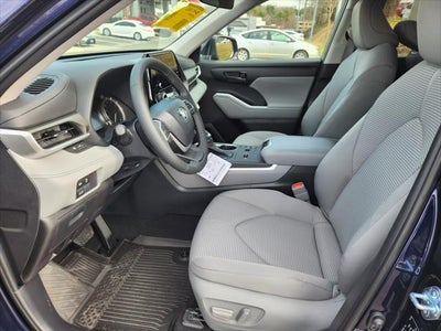 2023 Toyota HIGHLANDER LE