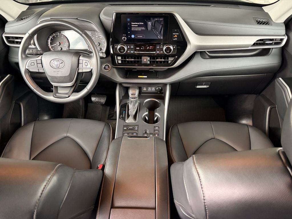 2025 Toyota HIGHLANDER XLE