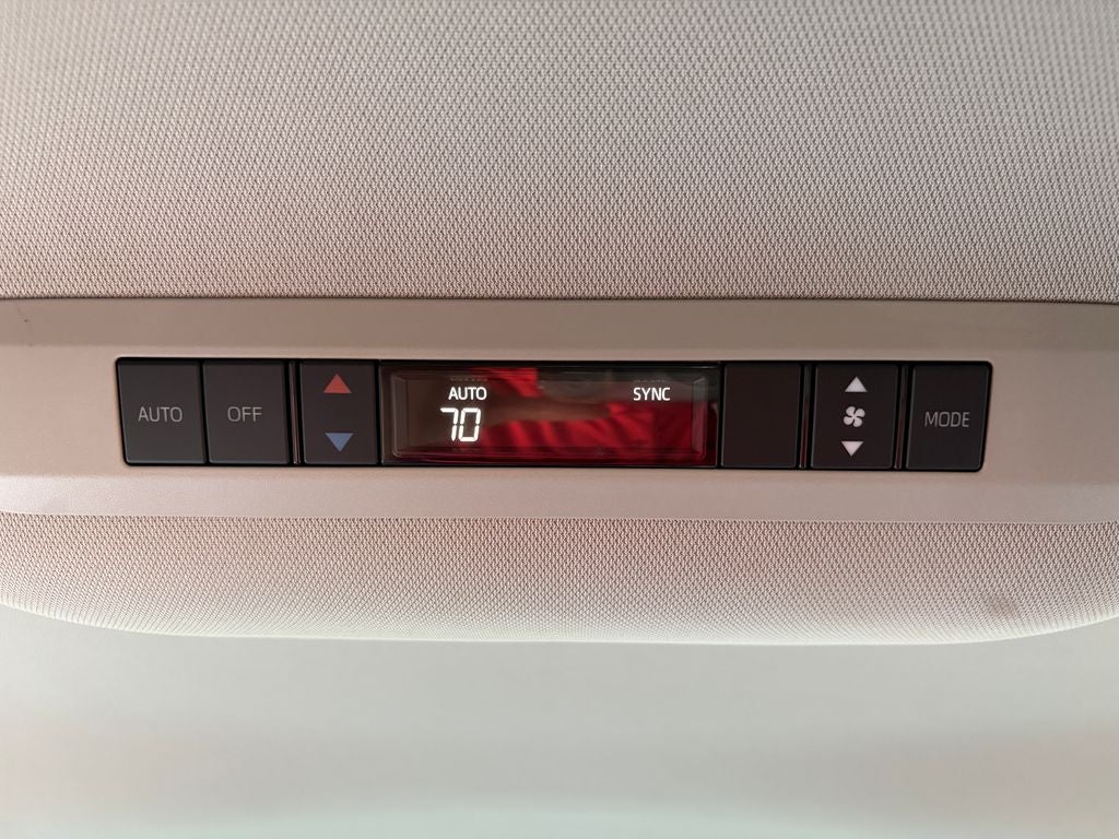 2025 Toyota Sienna LE 8 Passenger