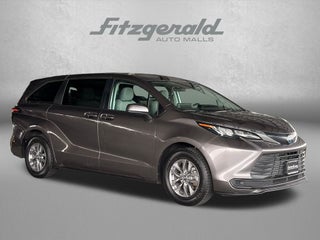 2024 Toyota Sienna LE 8 Passenger