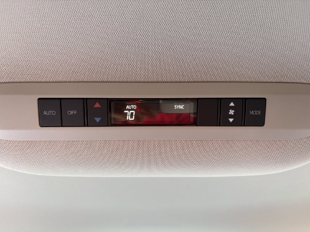 2025 Toyota Sienna LE 8 Passenger