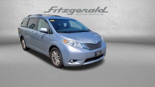 2015 Toyota SIENNA XLE 3.5L XLE 8 Passenger