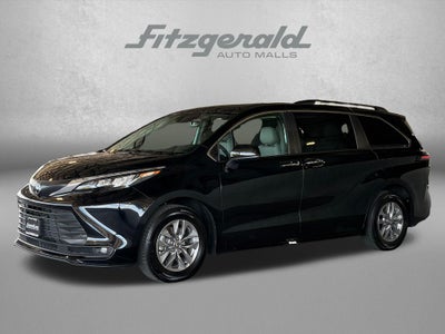 2026 Toyota Sienna XLE 8 Passenger
