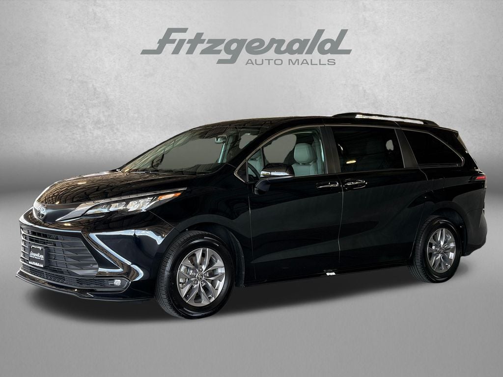 2026 Toyota Sienna XLE 8 Passenger