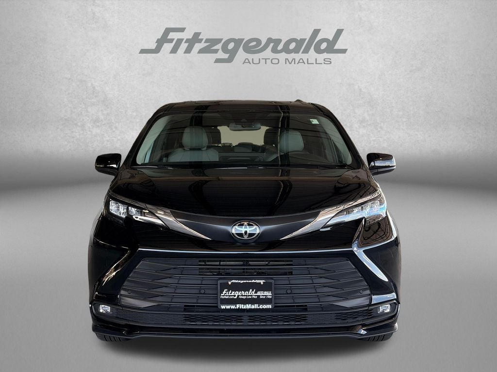 2026 Toyota Sienna XLE 8 Passenger