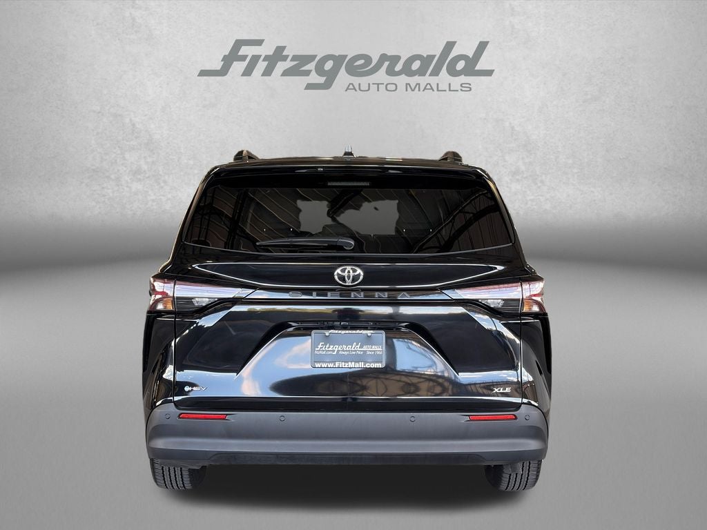 2026 Toyota Sienna XLE 8 Passenger