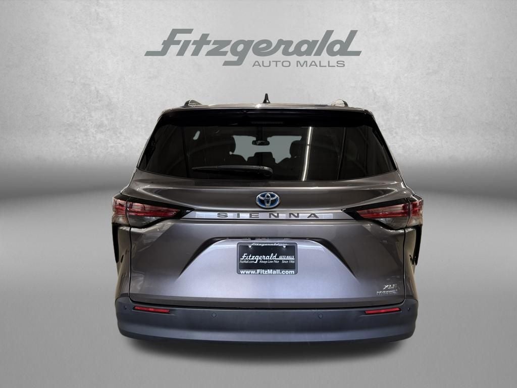 2022 Toyota SIENNA XLE XLE