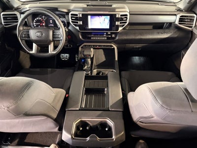 2025 Toyota TUNDRA 4X4 SR5