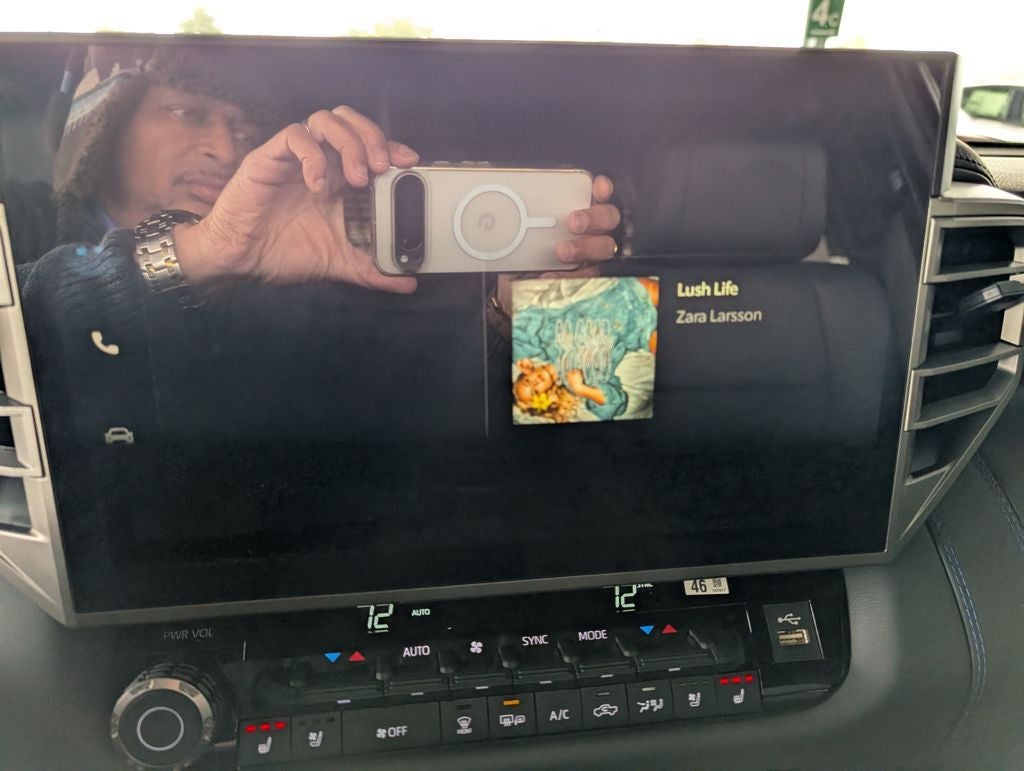 2026 Toyota Tundra i-FORCE MAX Platinum i-FORCE MAX