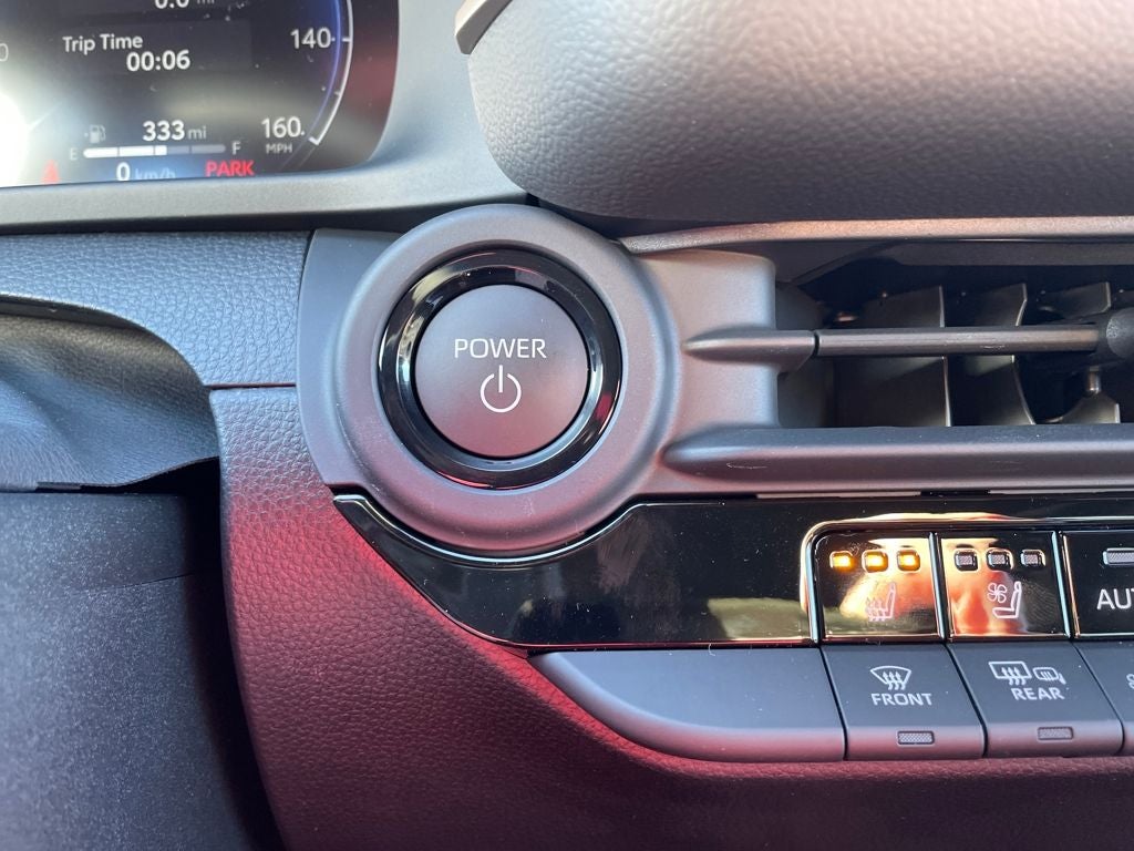 2025 Toyota Toyota Crown Signia Limited