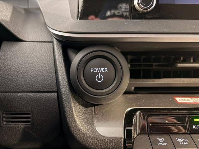 2025 Toyota PRIUS LE