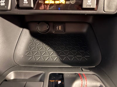 2025 Toyota RAV4 Plug-in Hybrid SE