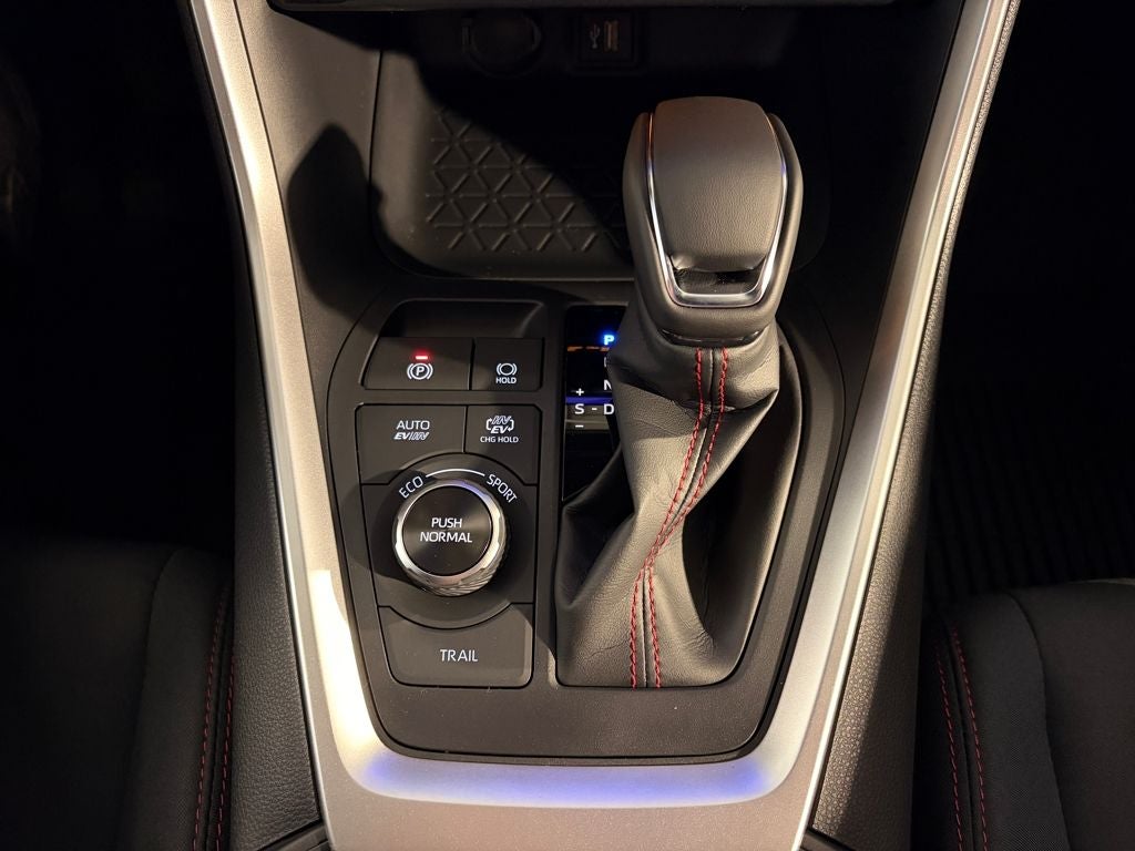 2025 Toyota RAV4 Plug-in Hybrid SE