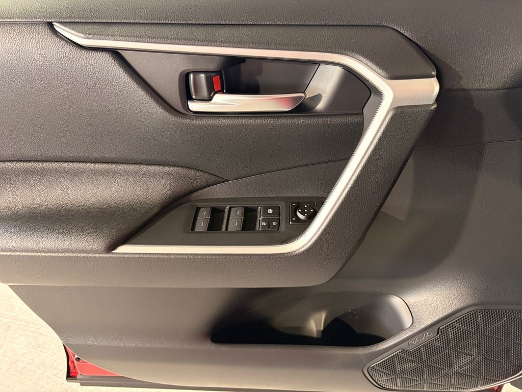 2025 Toyota RAV4 Plug-in Hybrid SE