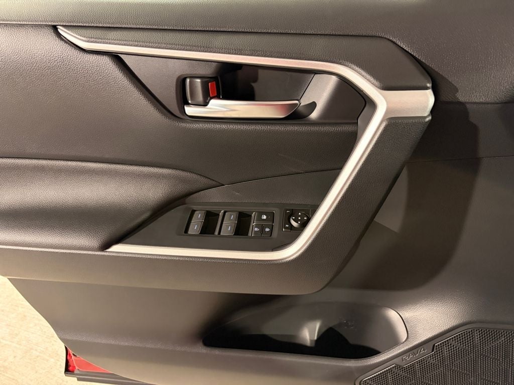 2025 Toyota RAV4 Plug-in Hybrid SE