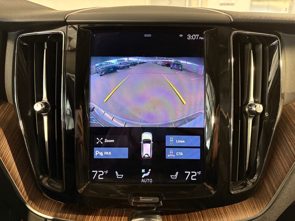 2021 Volvo XC60 T5 Momentum