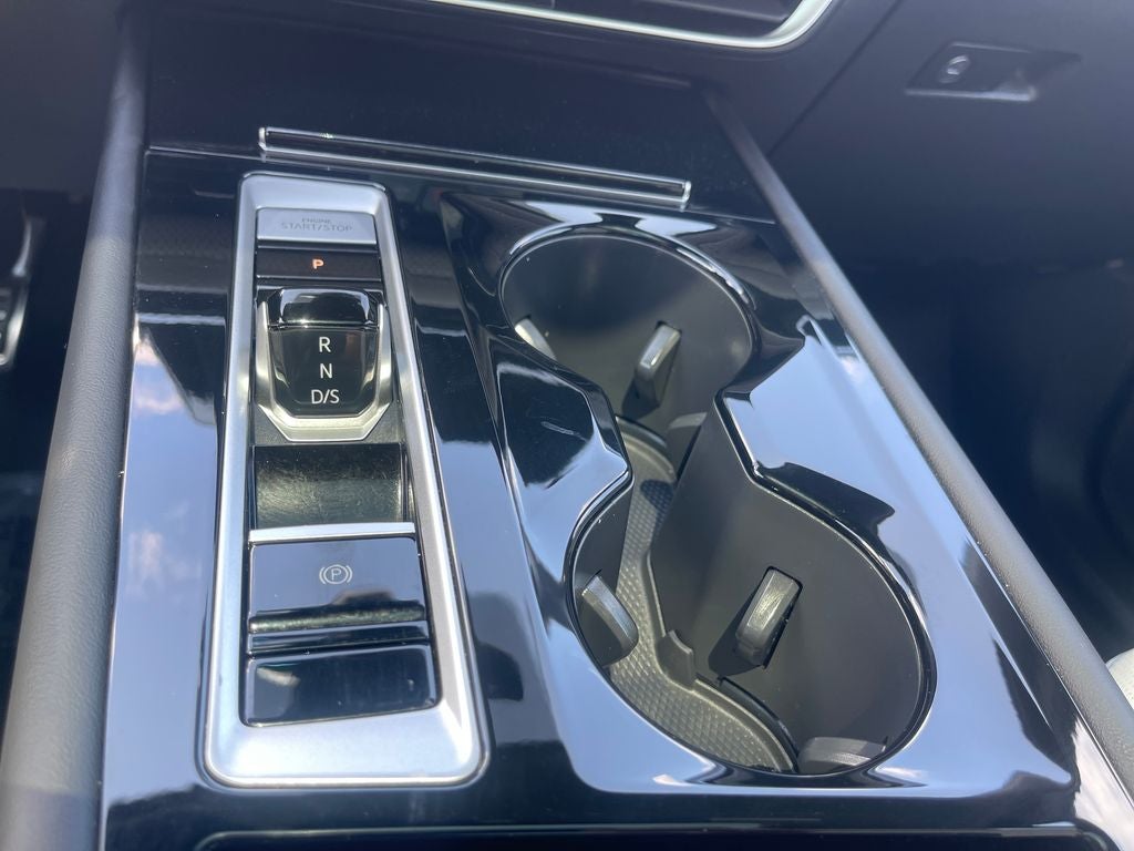 2025 Volkswagen Atlas Cross Sport 2.0T SEL Premium R-Line