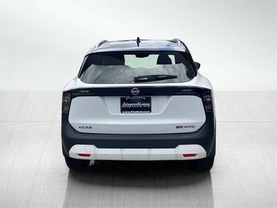 2025 Nissan Kicks SR