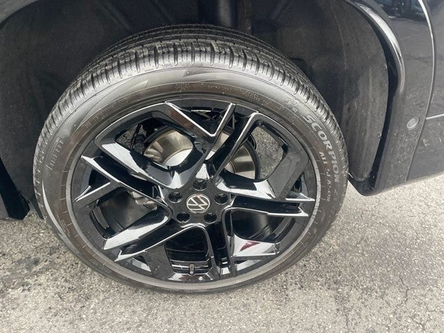 2025 Volkswagen Tiguan 2.0T SE R-Line Black