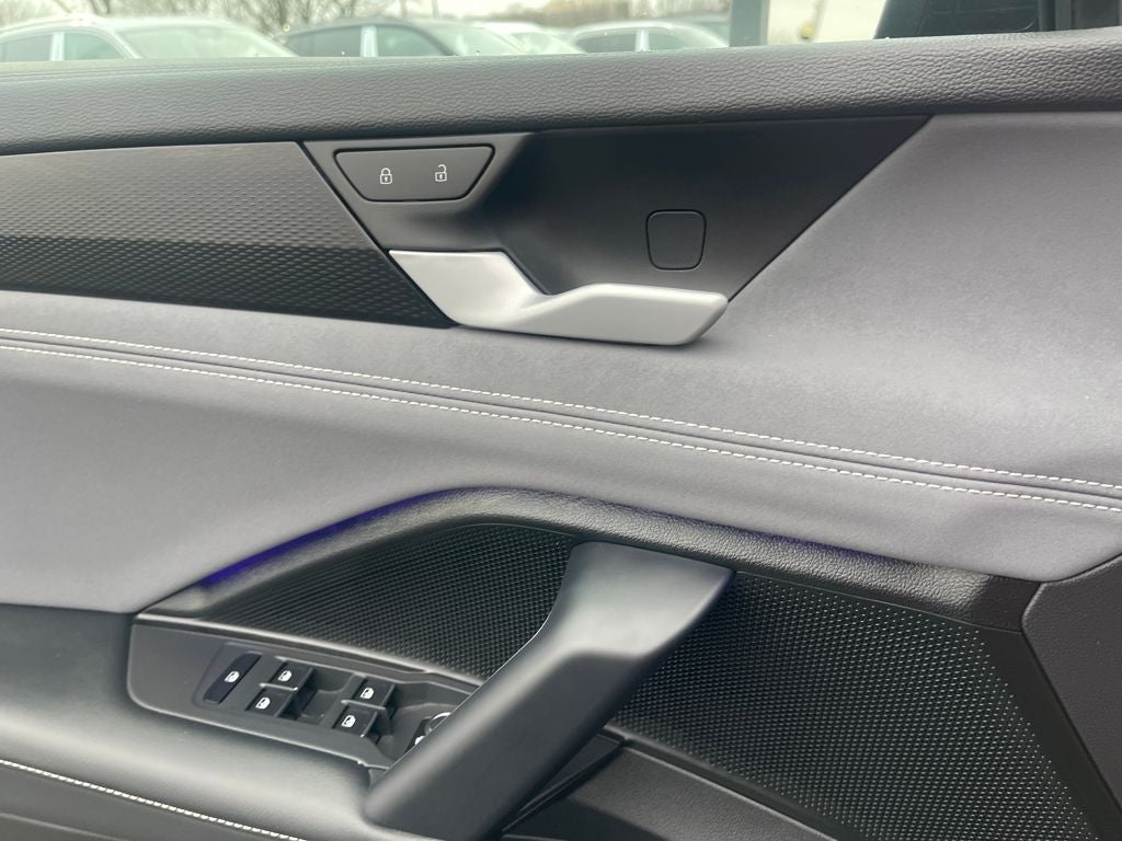 2025 Volkswagen Tiguan 2.0T SE R-Line Black