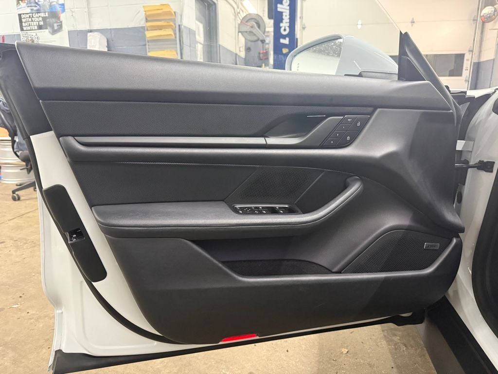 2022 Porsche Taycan Base