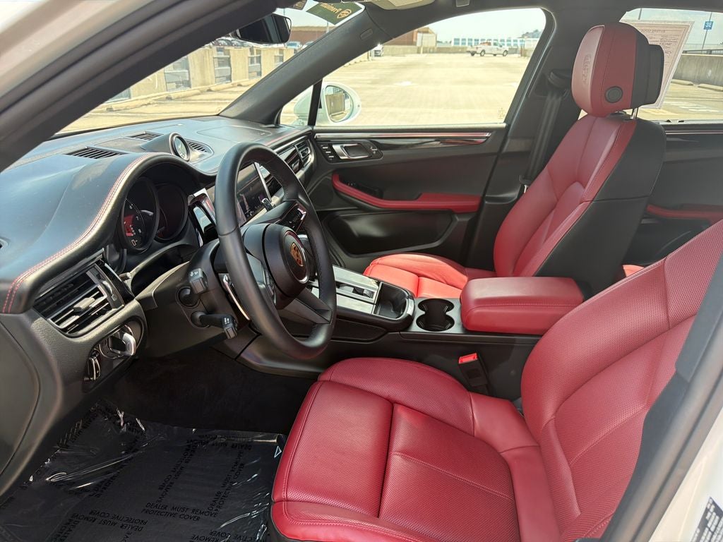 2025 Porsche Macan Base