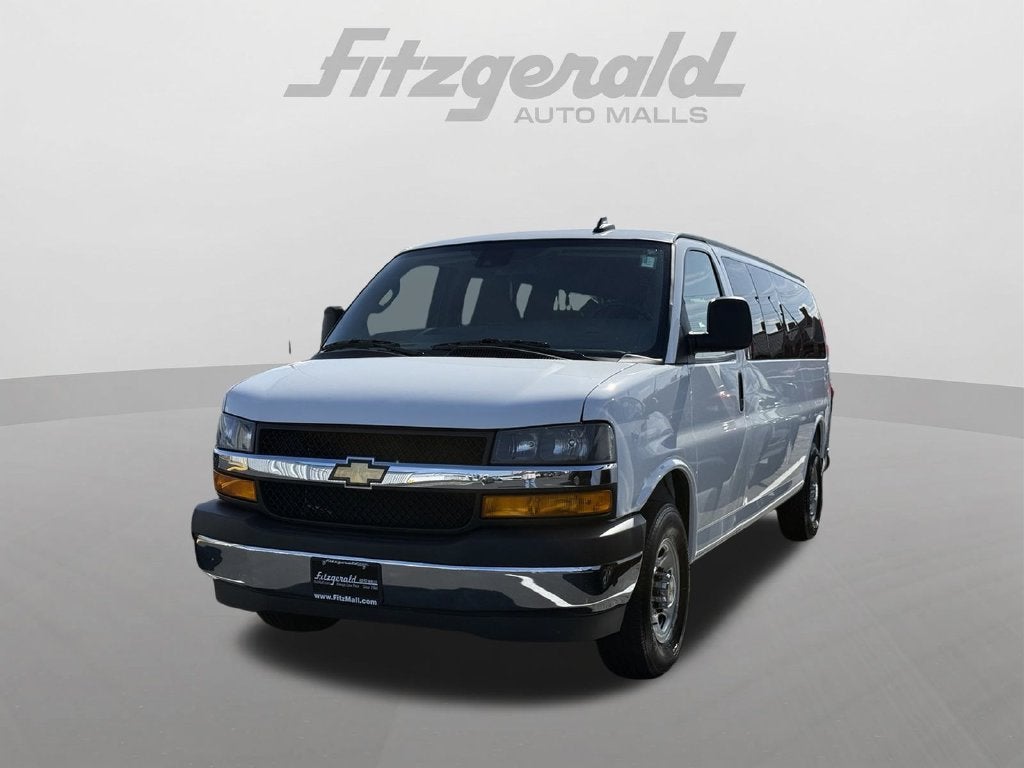 2025 Chevrolet Express LT Passenger