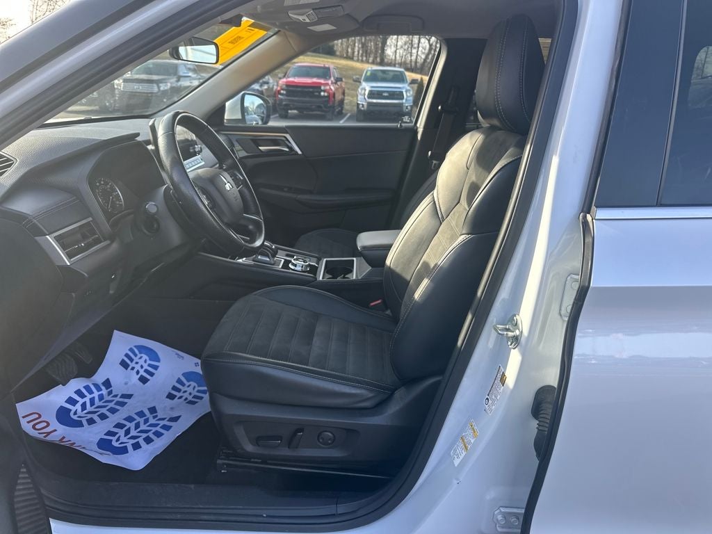 2024 Mitsubishi Outlander SE