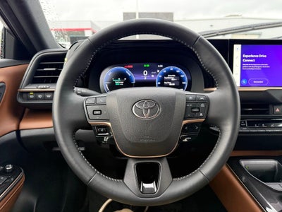 2025 Toyota Toyota Crown Signia XLE
