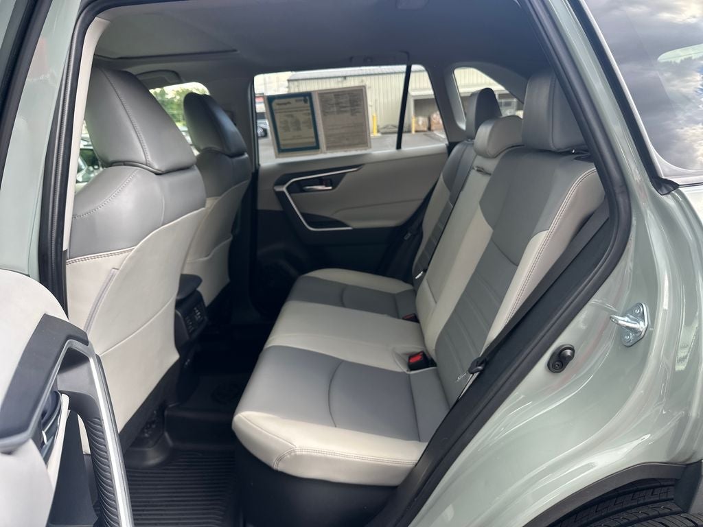 2022 Toyota RAV4 Hybrid XLE Premium