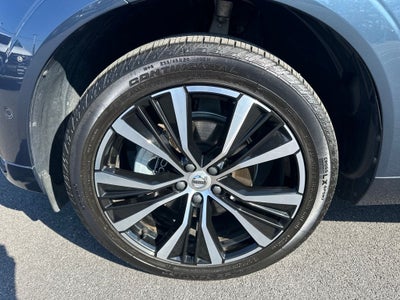 2024 Volvo XC60 B5 Plus Dark Theme