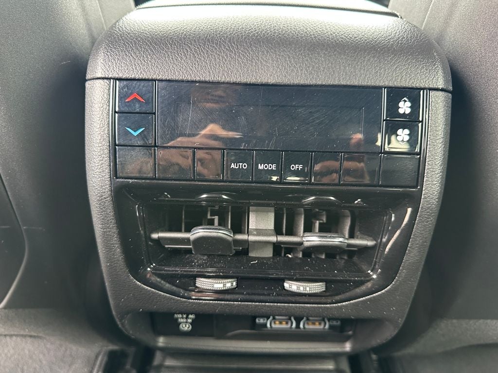 2023 Jeep Grand Cherokee L Altitude 4x4