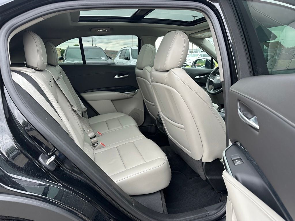 2023 Cadillac XT4 AWD Premium Luxury