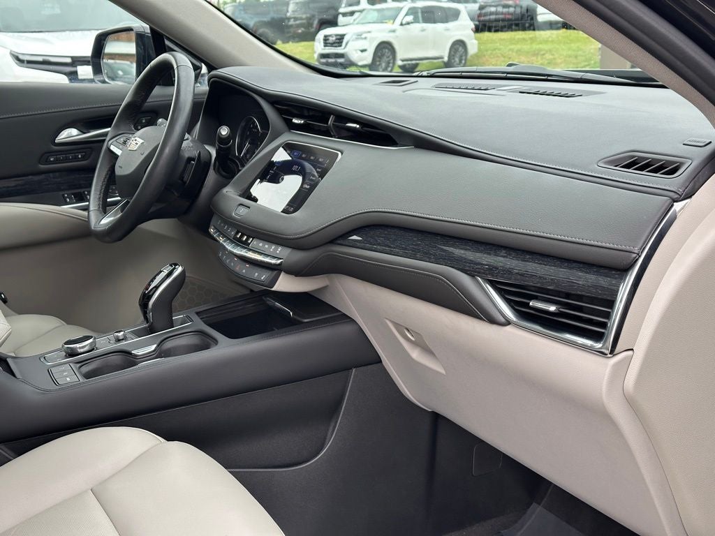 2023 Cadillac XT4 AWD Premium Luxury