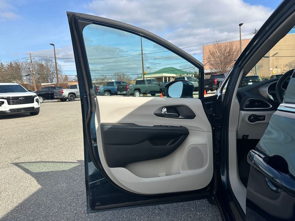 2021 Chrysler Pacifica Touring